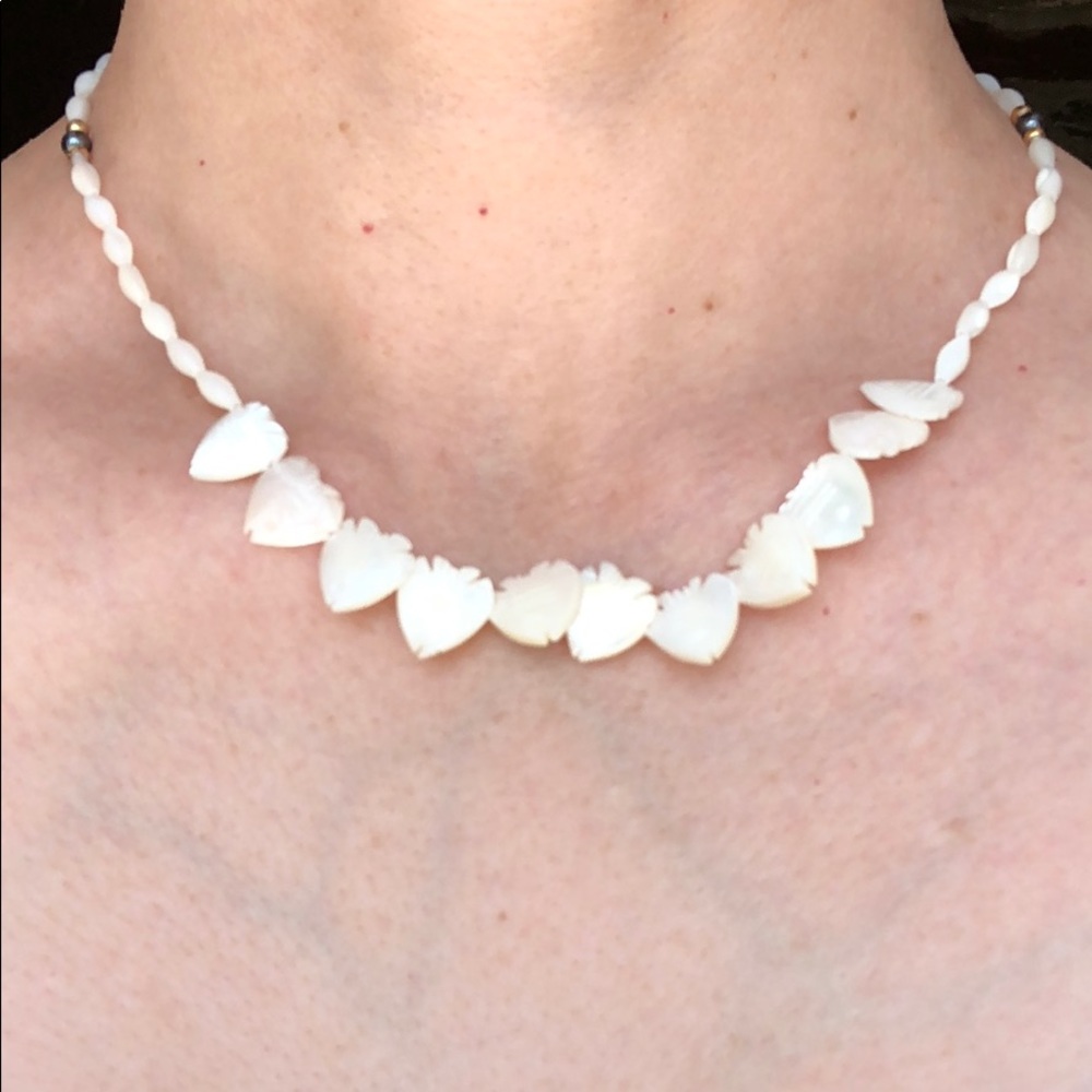 SOLD: Vintage Mother of Pearl Angel Fish Choker - Picture 3 of 3